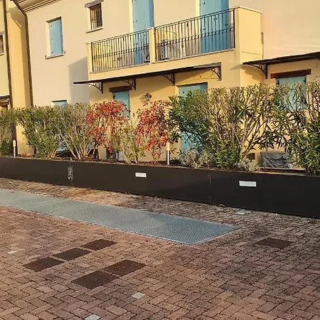Family Garden - Borgo Dei Fiori アパート *