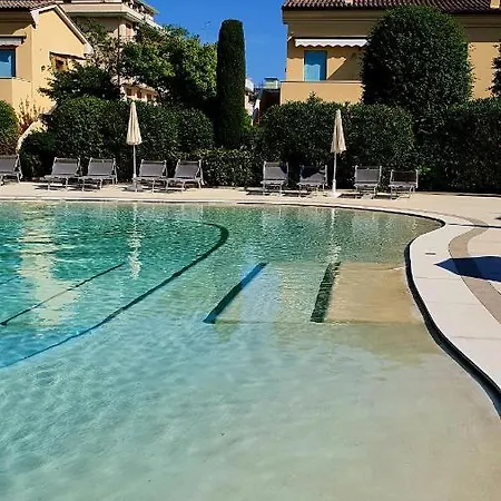 Family Garden - Borgo Dei Fiori Apartment